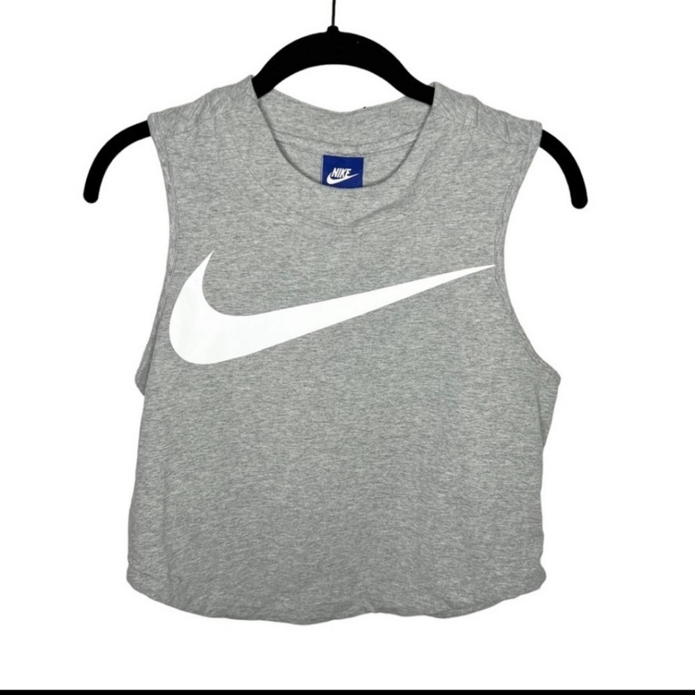 Nike Cropped Muscle Tank women's medium